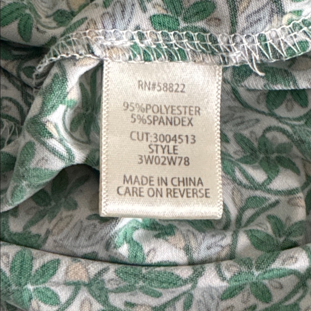 Max Studio Green Floral Top EUC Size 1X - Picture 7 of 7